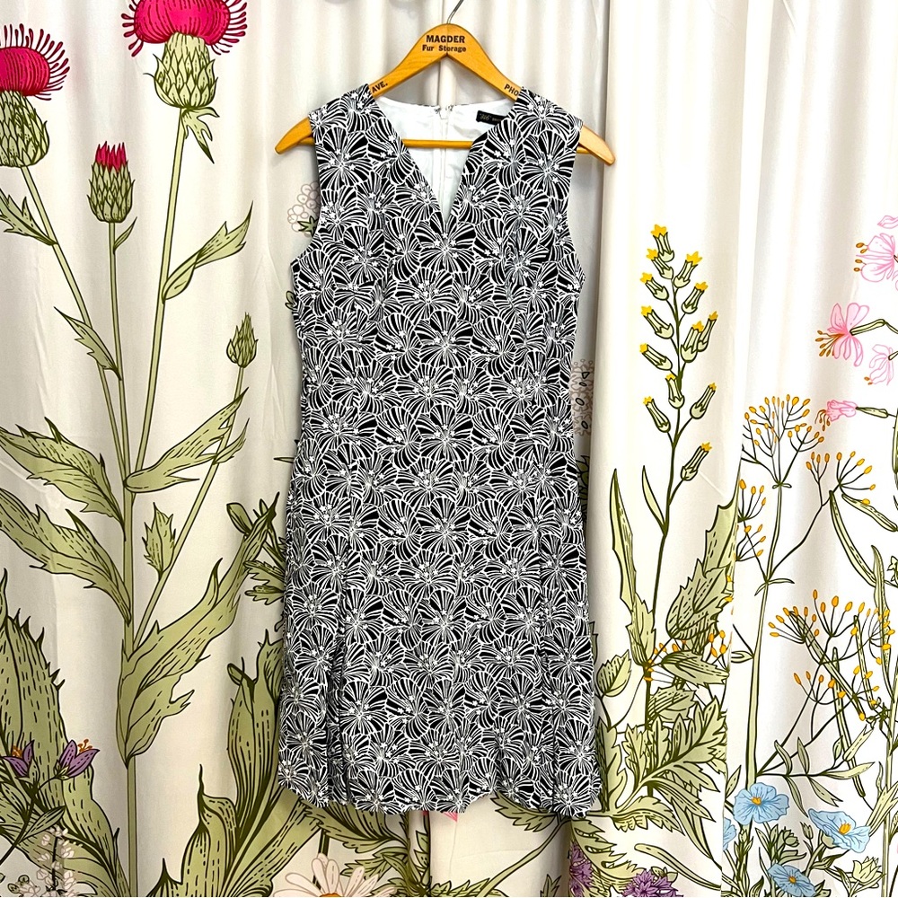 Sleeveless Black and White Floral Pattern Brooks Brothers Midi Dress - Size 4
